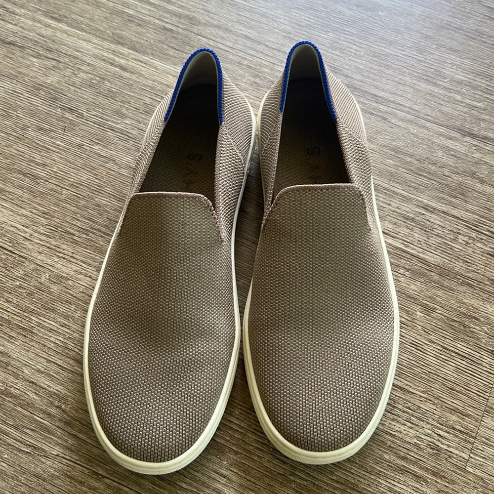 Lightly worn Rothy’s The Sneaker in Taupe Sz 6.5